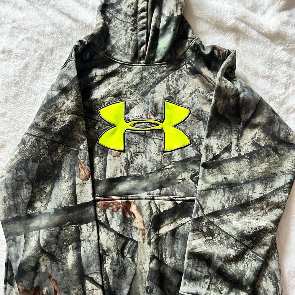 Youth Large Under Armour Hoodie